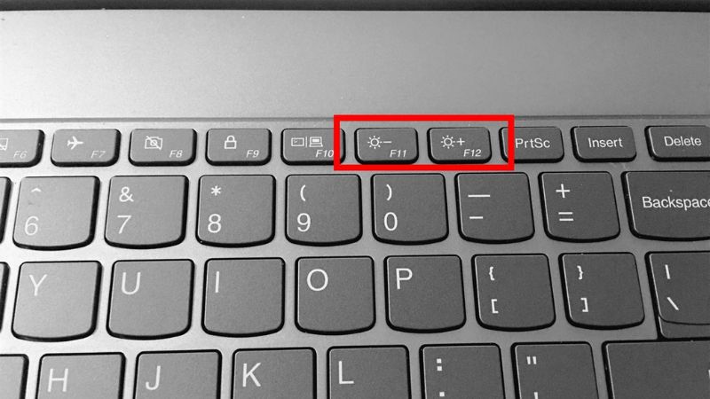 Sử dụng phím tắt bàn phím chỉnh độ sáng