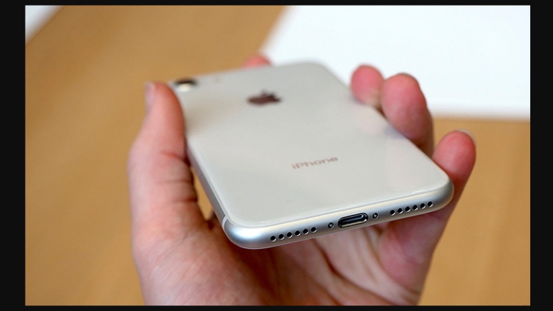 Cách kiểm tra iPhone chính hãng qua ngoại hình máy