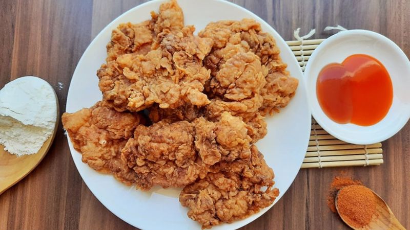 Cách làm gà rán giòn cay chuẩn vị tại gia