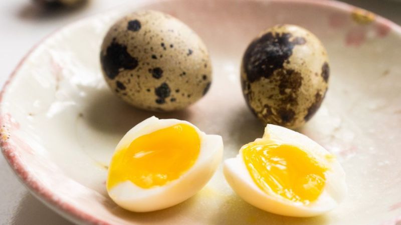Cách luộc trứng chim cút lòng đào đơn giản tại nhà