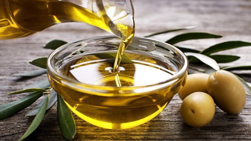 cách trị giãn tĩnh mạch chân với dầu oliu