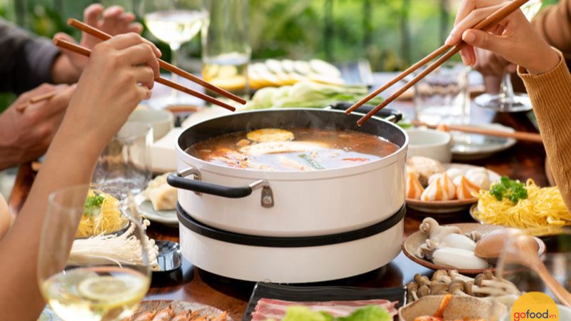 Chia sẻ cách nấu lẩu Thái thập cẩm với nước ép trái cây