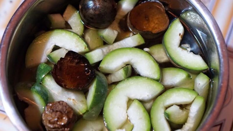 Chia sẻ cách nấu trà bí đao với la hán quả siêu ngon