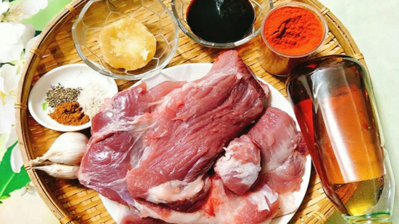 Chuẩn bị nguyên liệu làm thịt xá xíu