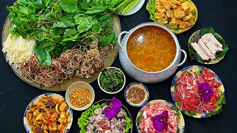 Chuẩn bị nguyên liệu nấu lẩu bò riêu cua