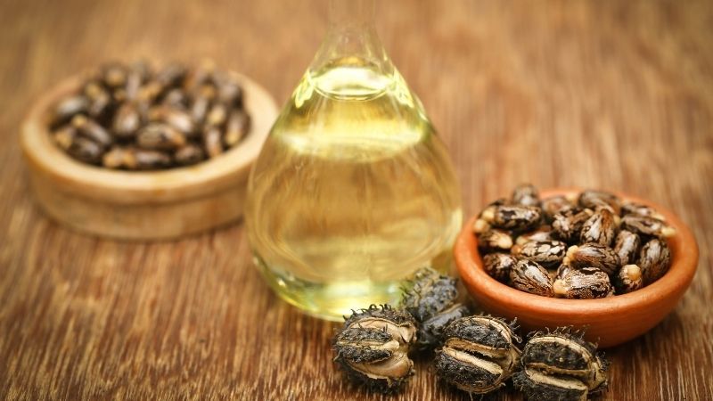 dùng dầu thầu dầu trị mụn