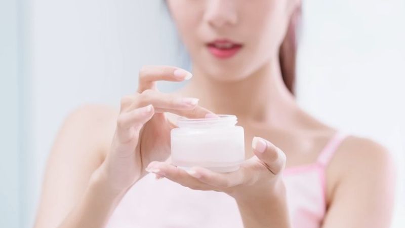 dưỡng ẩm cho da mụn