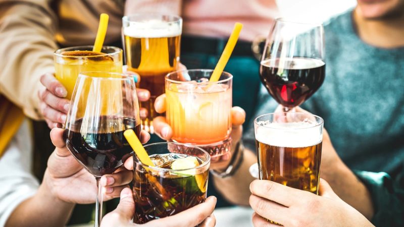 hạn chế đồ uống cồn chữa bệnh trĩ
