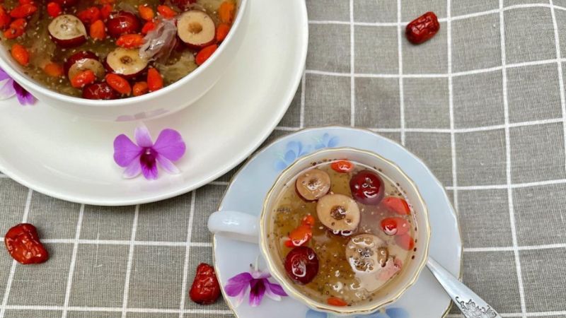 Hướng dẫn cách làm yến đường phèn hạt chia giàu dinh dưỡng