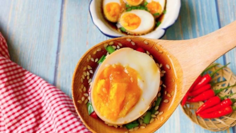 Hướng dẫn cách làm trứng ngâm tương chuẩn vị tại nhà