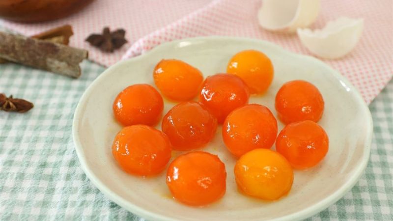 Hướng dẫn công thức làm trứng muối chuẩn vị siêu đơn giản