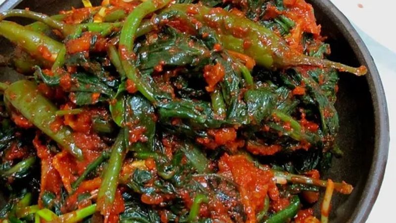 Kim chi lá cải lạ miệng nhưng rất ngon