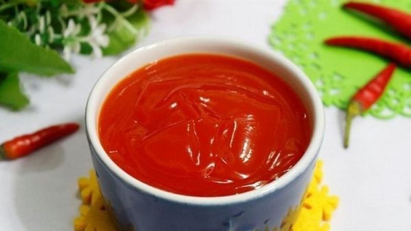 Lọc tương ớt để có thành phẩm sánh mịn