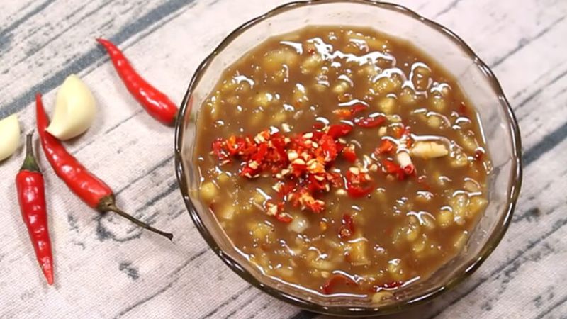 Mắm nêm là một loại gia vị truyền thống đặc trưng