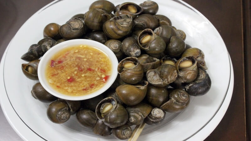 Ốc chấm mắm gừng