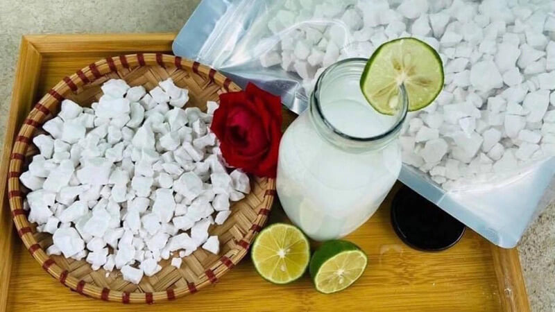 Pha bột sắn dây với chanh