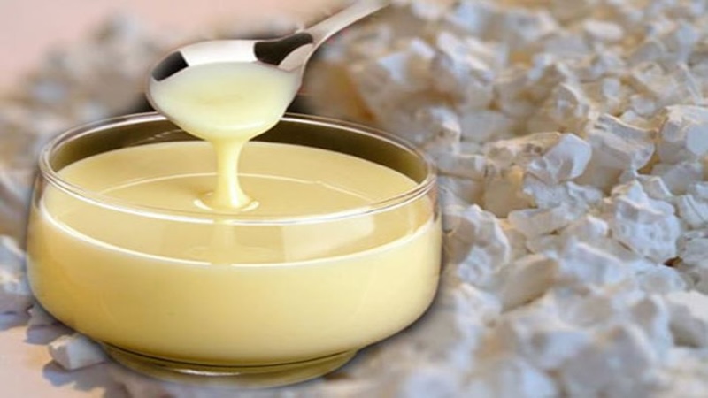 pha bột sắn dây với sữa đặc