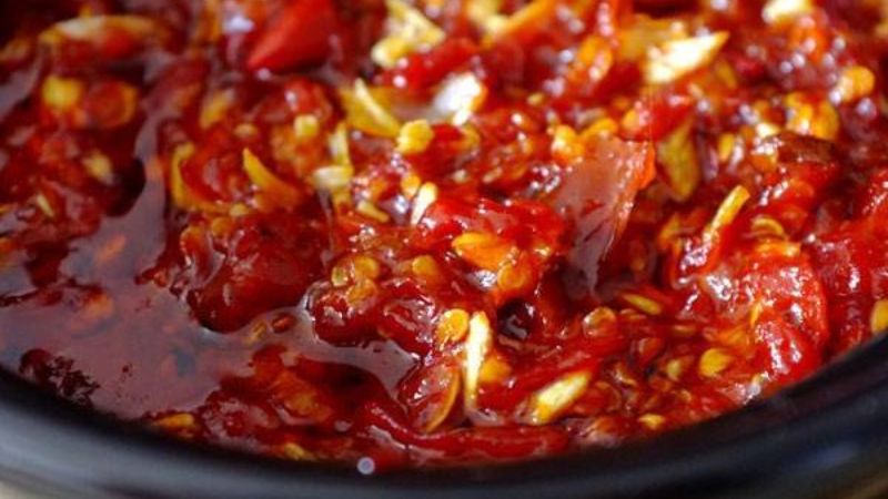 Sa tế tỏi ớt truyền thống với vị cay nồng