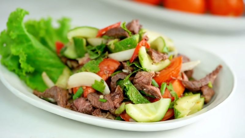 Salad thịt bò đầy dinh dưỡng lại ngon