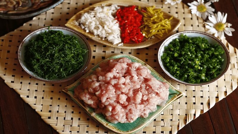 sơ chế nguyên liệu làm chả rươi