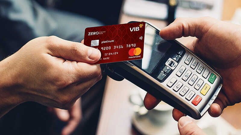 Sử dụng thẻ tín dụng nhằm mục đích thanh toán và giữ tiền mặt