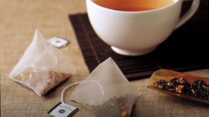 sử dụng túi trà giảm đau răng