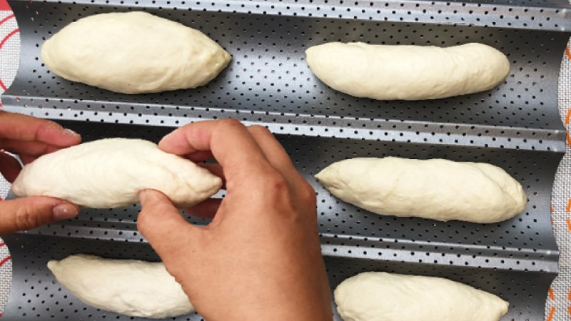 Tạo hình bánh mì