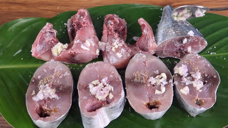 Ướp cá ngừ