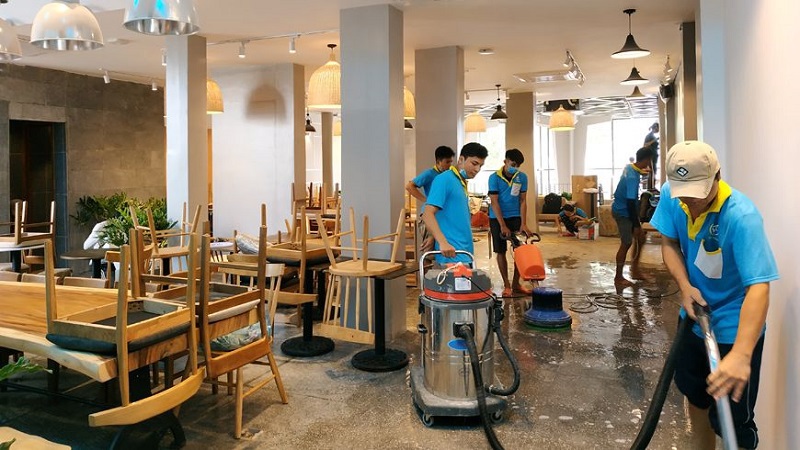 Dọn dẹp và sắp xếp lại cửa hàng để thay đổi phong thuỷ